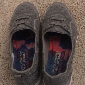 Sketchers size 6
